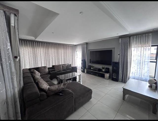 4 BEDROOM HOUSE FOR SALE IN SIX FOUNTAINS RESIDENTIAL ESTATE